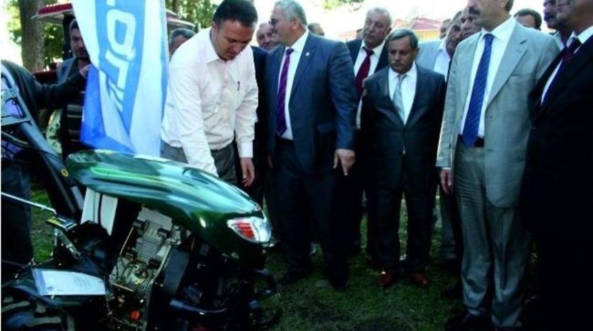 D&uuml;zi&ccedil;i'nde 34 &Ccedil;ift&ccedil;iye Tarım Makinesi Dağıtıldı