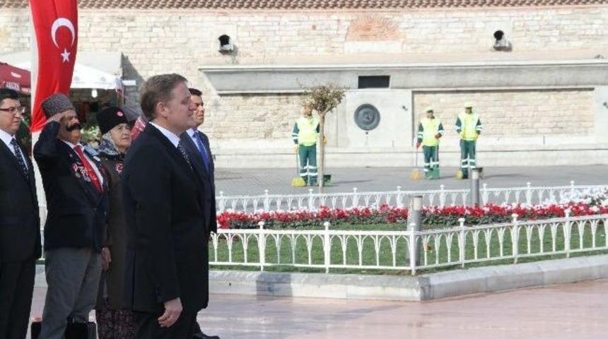 İstanbul&rsquo;un Kurtuluşu Taksim&rsquo;de Kutlandı