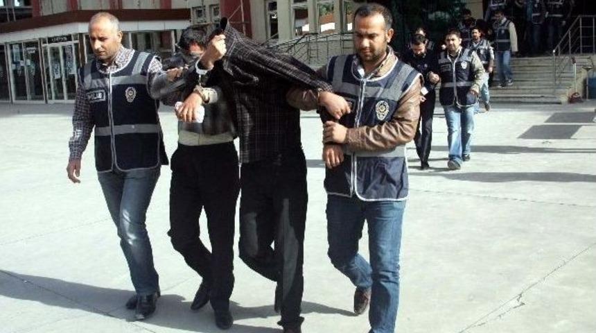 Gaziantep&rsquo;te Kartvizitli Fuhuş &Ccedil;etesi &Ccedil;&ouml;kertildi