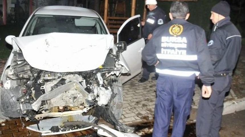 1 Kişinin &Ouml;ld&uuml;ğ&uuml; Kazada Yaralanan S&uuml;r&uuml;c&uuml; De Kurtarılamadı