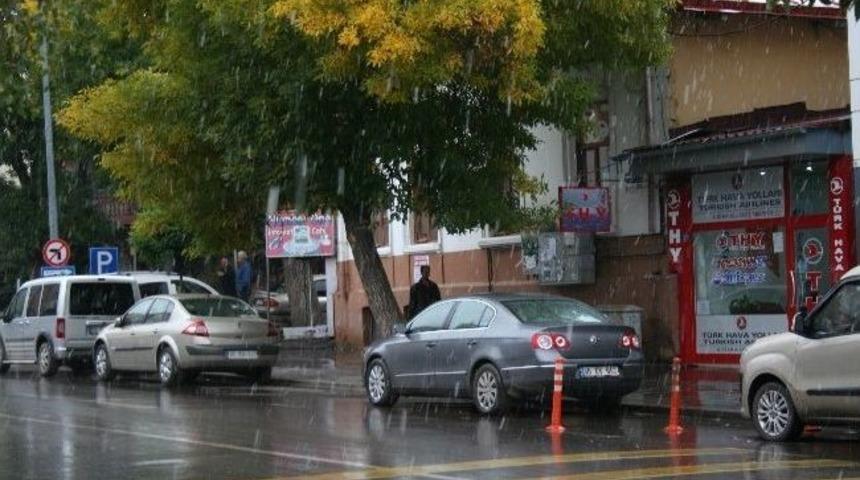 Kars&rsquo;ta Lapa Lapa Kar Yağışı