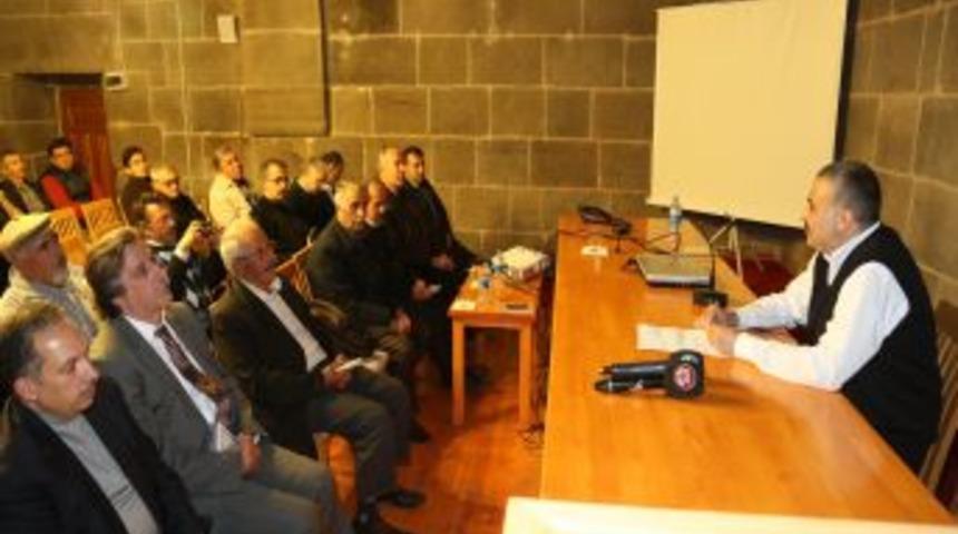 Şair Ve Yazar Gemuhluoğlu Anıldı