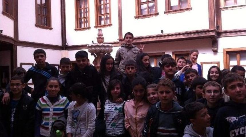 G&uuml;ny&uuml;z&uuml; &Ouml;ğrencilerinin Eskişehir Gezisi