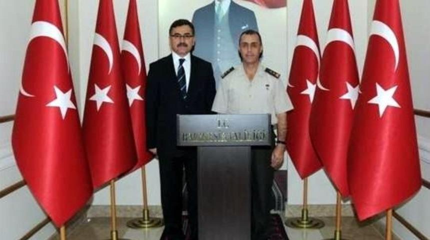 Bursa Jandarma B&ouml;lge Komutanı, Vali Turhan&rsquo;ı Ziyaret Etti