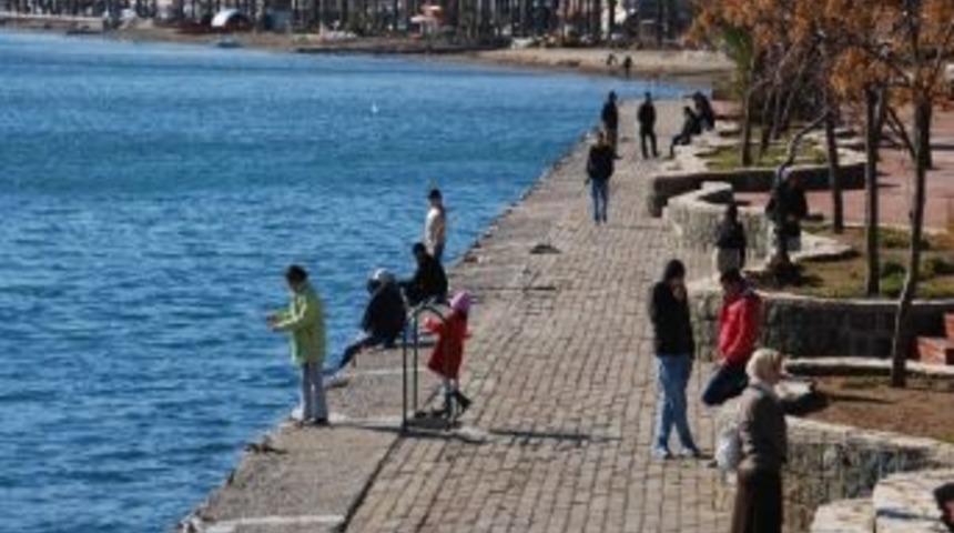 Marmaris&rsquo;te 20 Yılın En Soğuk Ekim Gecesi