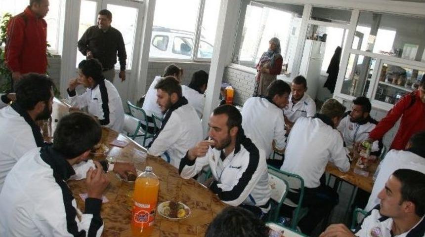 Karsspor&rsquo;dan İşadamı Avcı&rsquo;ya Plaket