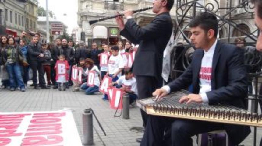 Romanlar: Paket Iyileştirme Yapar Ama Kesin &Ccedil;&ouml;z&uuml;m Olmaz