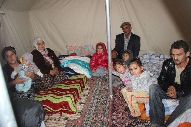 Evi Yanan Aile Yardım Bekliyor 3