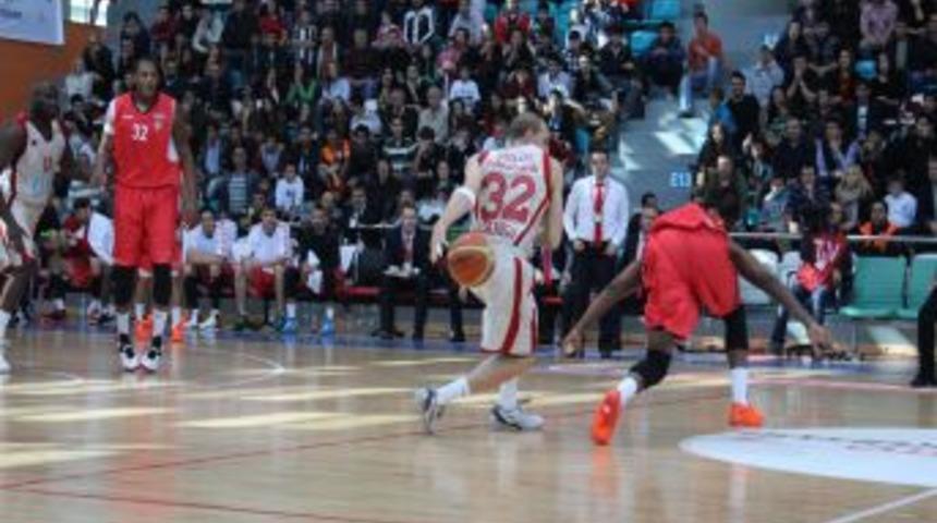 Galatasaray Liv Hospital 72- Uşak Sportif 67