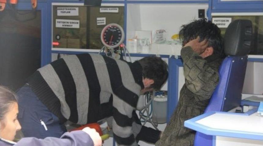 Boşandığı Karısı Tarafından Taşla Hastanelik Edildi