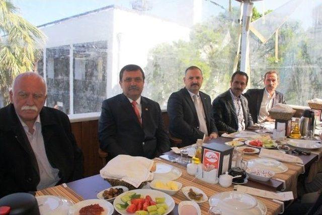 Ayvalık Mhp&rsquo;de Nedim &Ouml;zdemir Aday Adaylığını A&ccedil;ıkladı 1