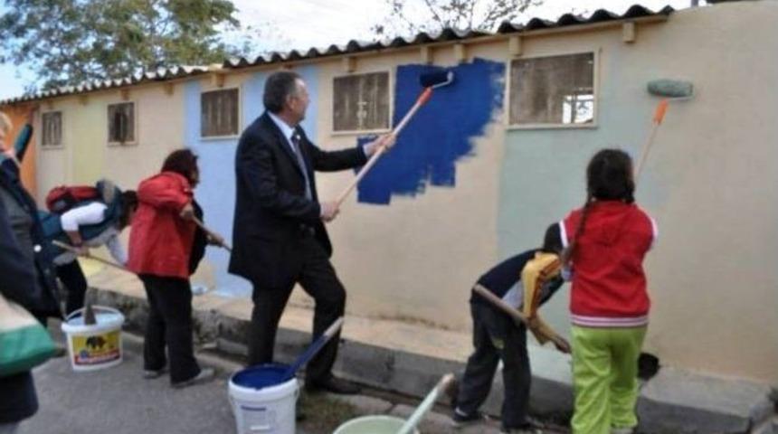 Ayvalık K&ouml;pek Barınağı Rengarenk Oldu