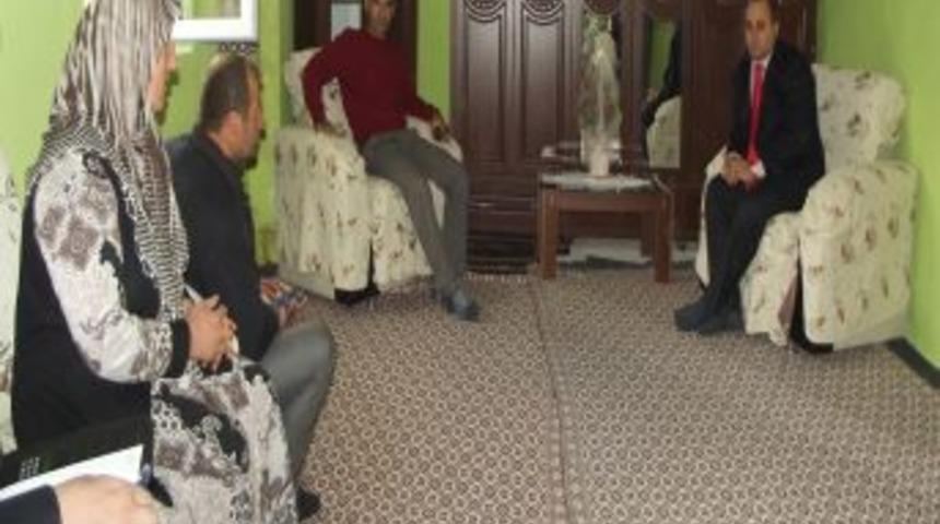 Kaymakam Kaya&rsquo;dan Şehit Ailelerine Ziyaret