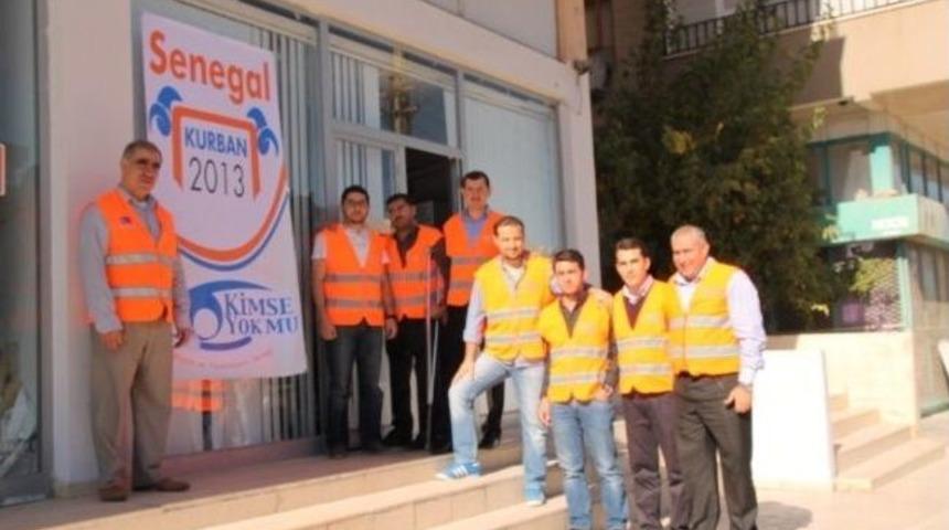 Şanlıurfa Kimse Yok Mu Derneği G&ouml;n&uuml;ll&uuml;leri Senegal&rsquo;de Kurban Kesecek