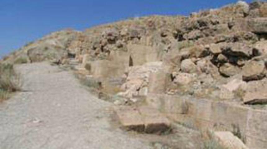 T&uuml;rkiye'yi koruyan kaleler