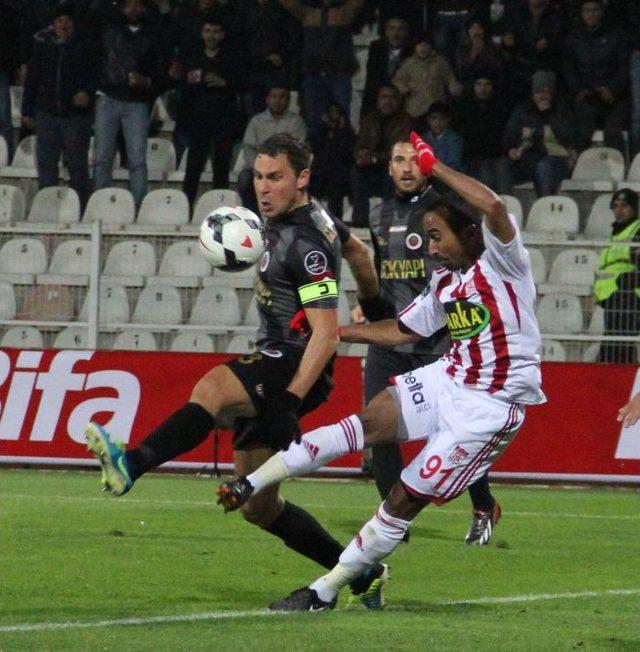 Sivasspor: 1 - Gen&ccedil;lerbirliği: 0 1