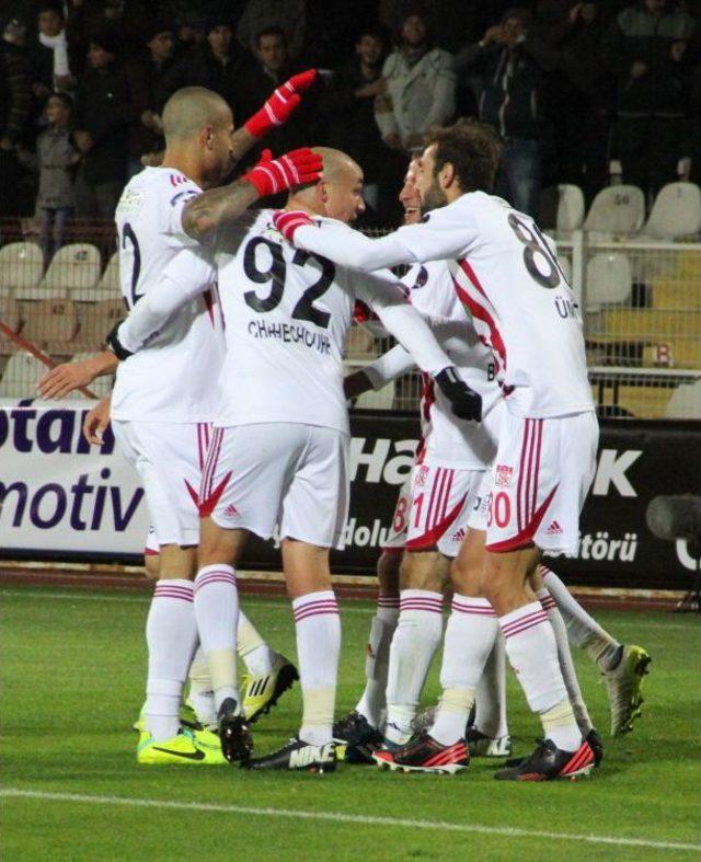 Sivasspor: 1 - Gen&ccedil;lerbirliği: 0 3