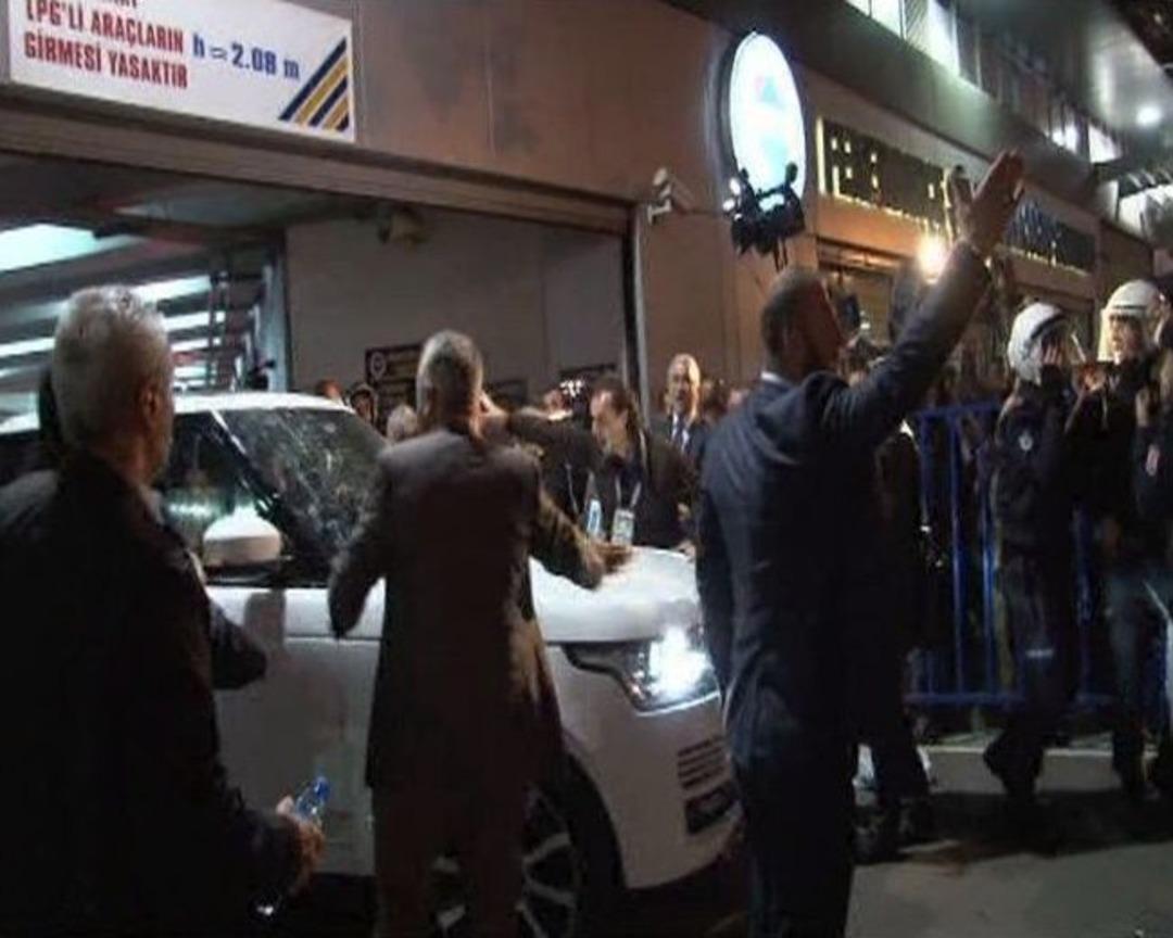 Hacıosmanoğlu'na Taşlı Saldırı