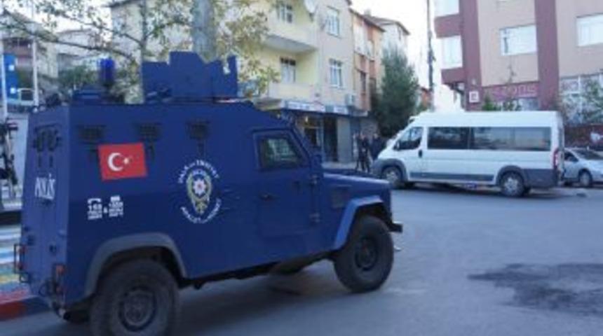 İstanbul&rsquo;da helikopter destekli operasyon