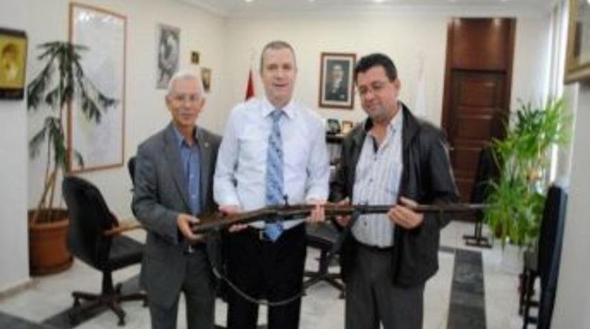 106 Yıllık T&uuml;fek Ve 100 Yıllık Kuran Bağışı