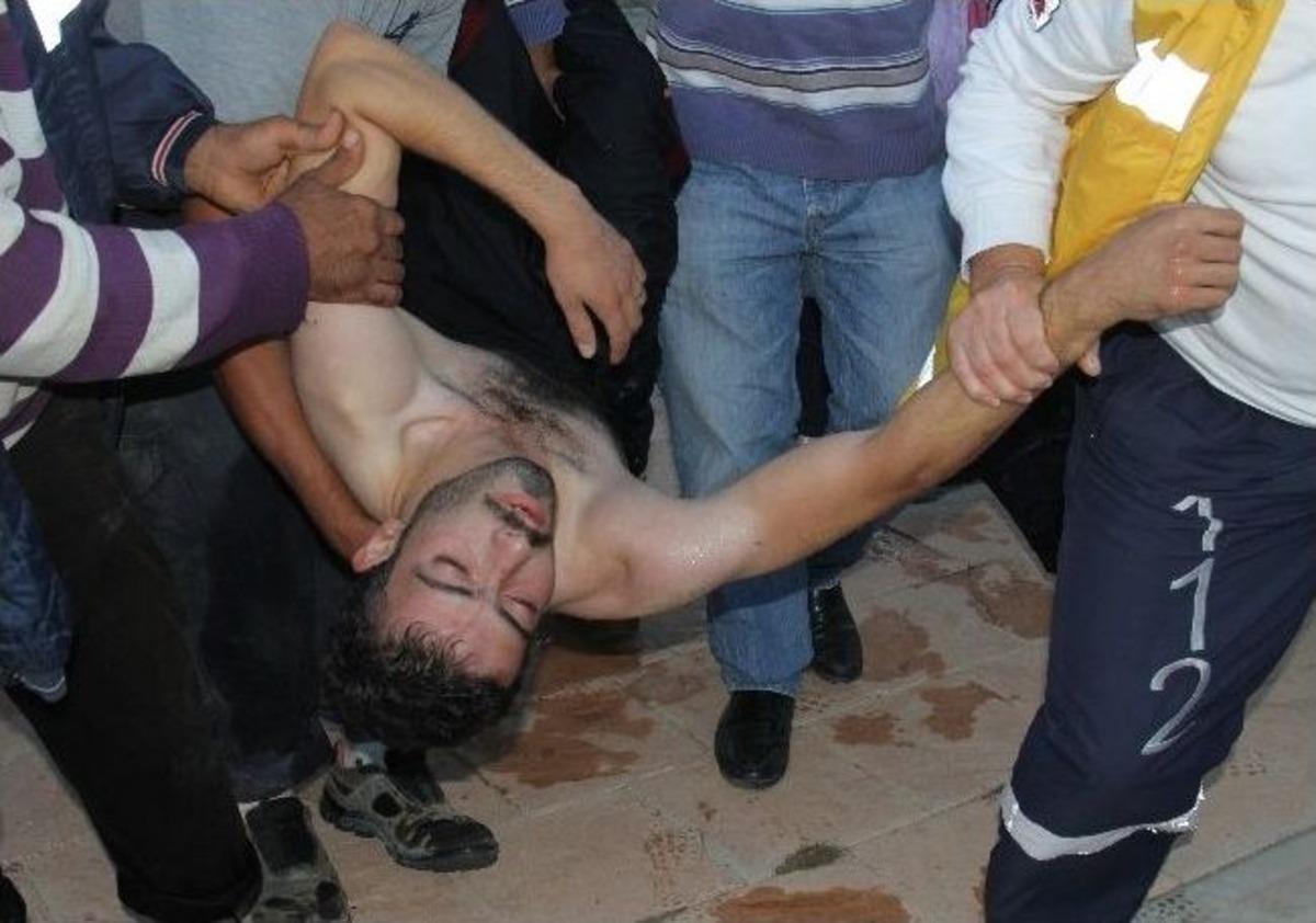 T&uuml;rk kardeşler kemerle 2 Suriyeli kardeşin hayatını kurtardı