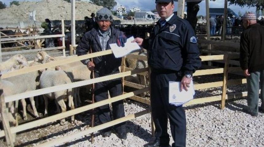 Gediz Emniyet M&uuml;d&uuml;rl&uuml;ğ&uuml;'nden Kurban Pazarlarında Sahte Para Uyarısı