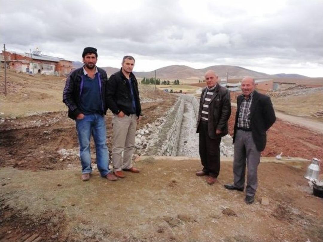 Seyrek, &Ccedil;atal&ccedil;eşme K&ouml;y&uuml;&rsquo;nde Taşkın Koruma &Ccedil;alışmalarını Yerinde İnceledi