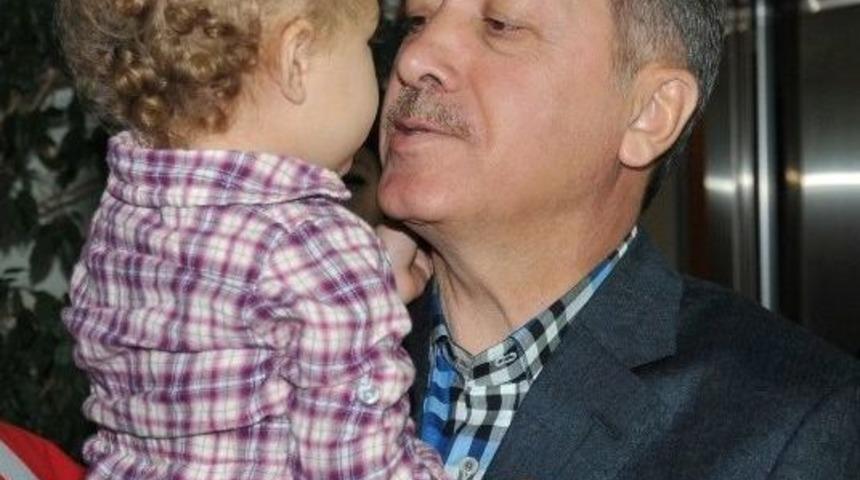 Başbakan Erdoğan, Torun Hasretini Adana'da Ela Naz İle Giderdi
