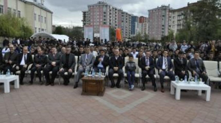 &Uuml;niversite &Ouml;ğrencileri Ve Işadamları Birlikte Eğlendi