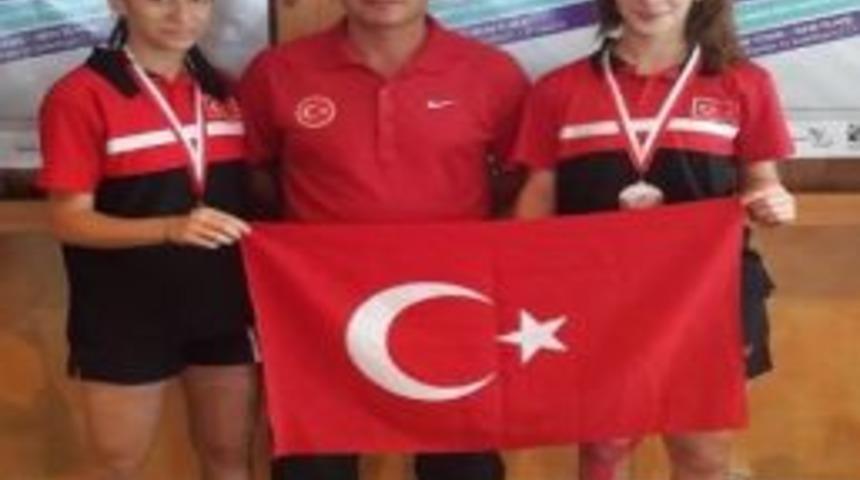Badmintoncular Avrupa&rsquo;da Şampiyon Oldular