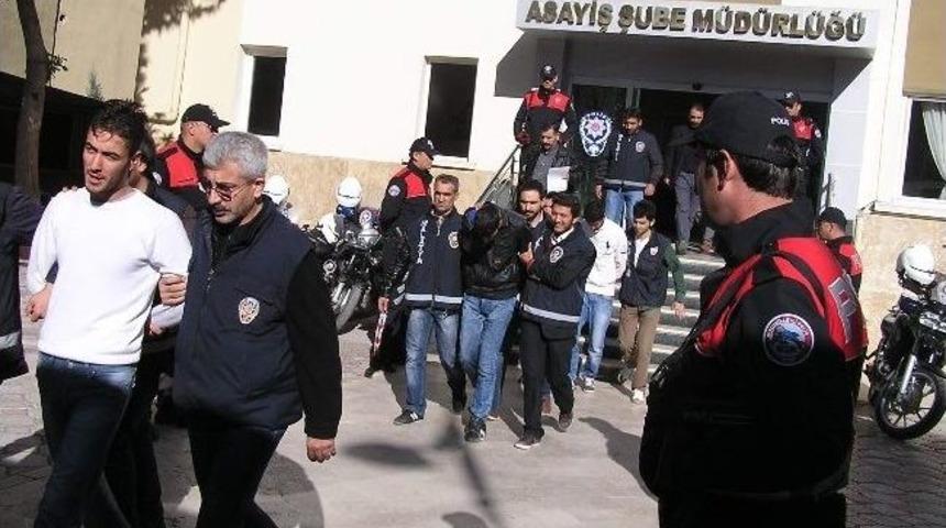 Hırsızlık Şebekesi Üyesi Dokuz Zanlı Yakalandı