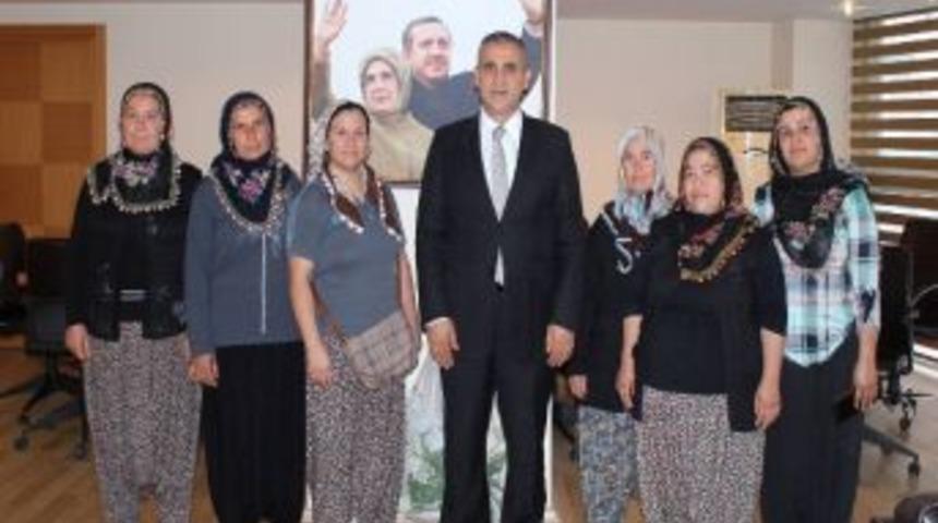 Pamuk: "siyaseti Halkı Kandırma Aracı G&ouml;renler H&uuml;srana Uğrar"