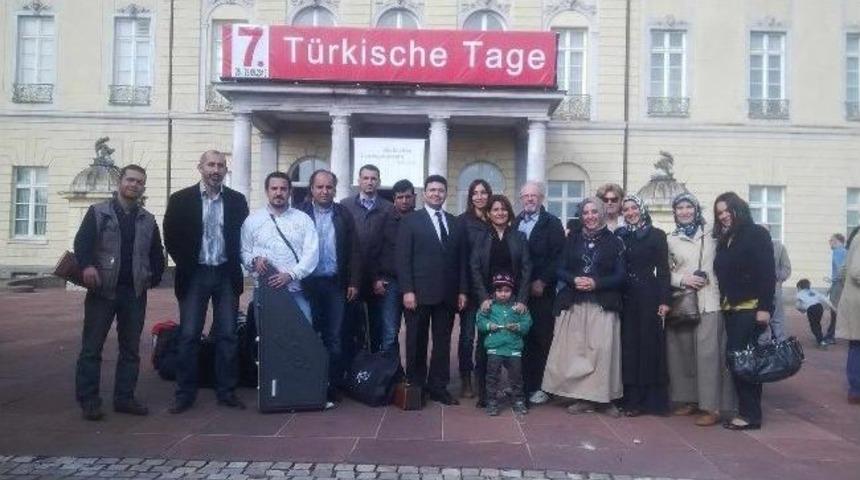Nevahenk T&uuml;rk M&uuml;ziği Topluluğu, Almanya&rsquo;da Konser Verdi
