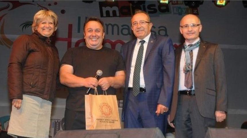 İsmail T&uuml;r&uuml;t Manisa&rsquo;yı Salladı