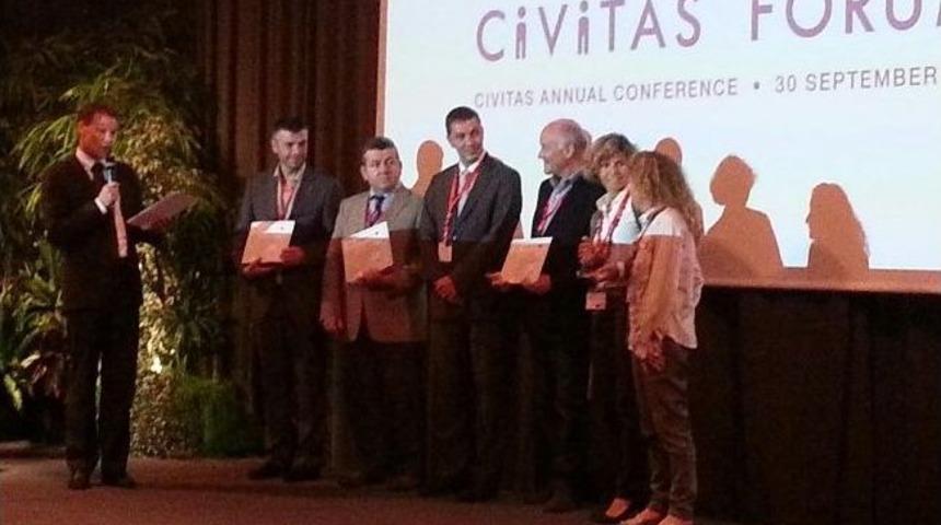 Kocaeli B&uuml;y&uuml;kşehir Belediye'sine Fransa'da Yenilik Başarı &Ouml;d&uuml;l&uuml;