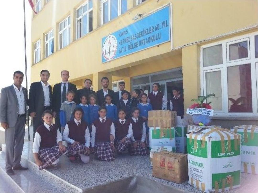 Kars &Uuml;lk&uuml; Ocakları İl Başkanlığından Kırtasiye Yardımı