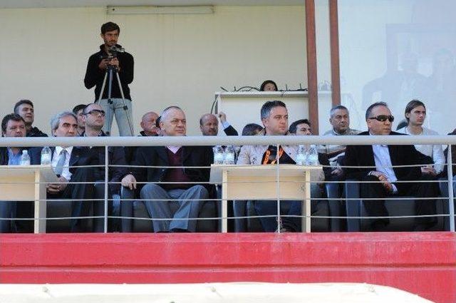 Manisa Belediyespor’dan Farklı Galibiyet