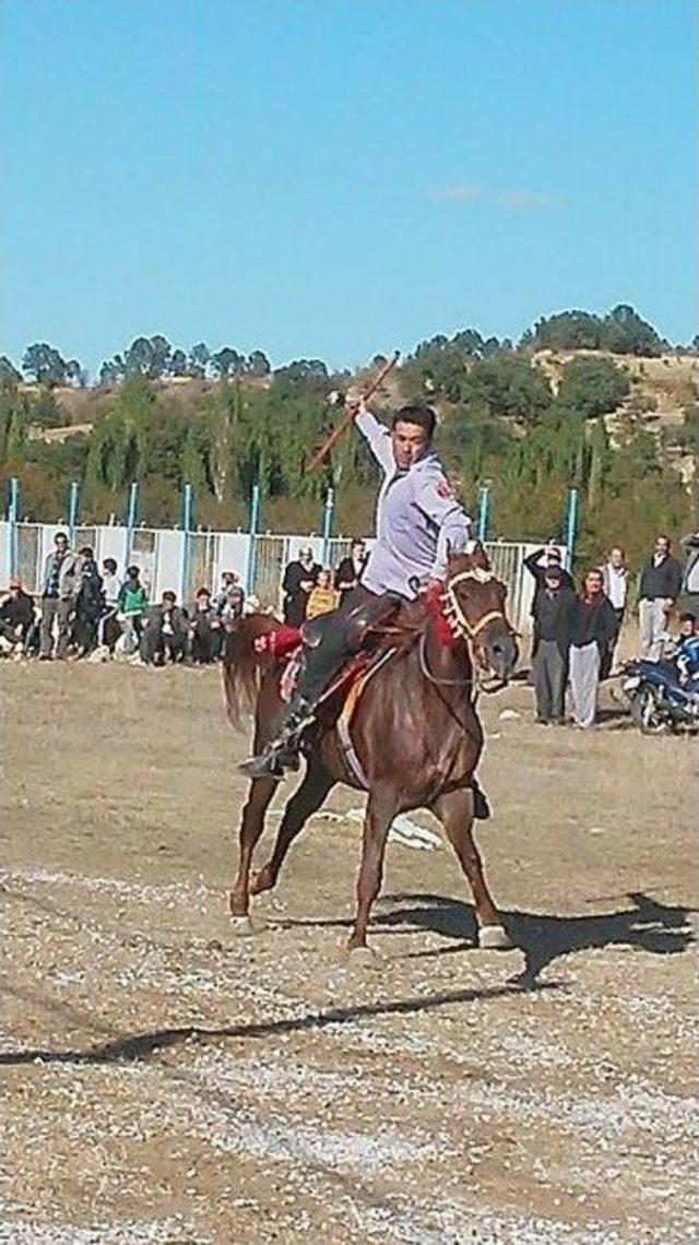 Sünnet Düğününde Cirit Gösterisi