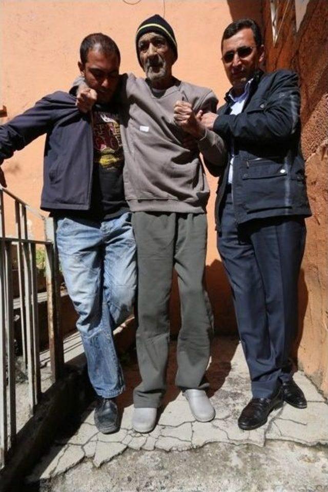 Kimsesiz Vatandaşa Edremit Belediyesi Sahip &Ccedil;ıktı 1