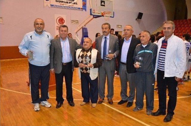 Sporun Enlerine &Ouml;d&uuml;l 1