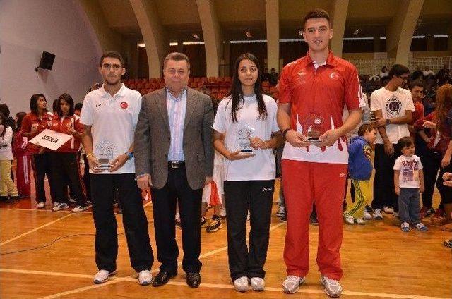 Sporun Enlerine &Ouml;d&uuml;l 2