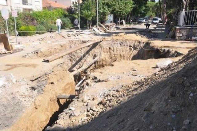 Salihli&rsquo;de Kanalizasyon Hattı Kontrol Altına Alındı 2