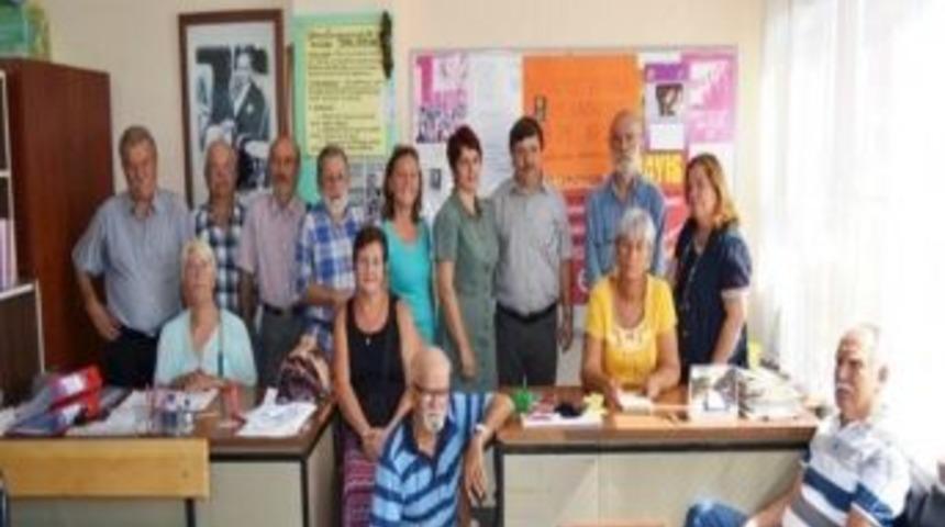 Burhaniye&rsquo;de Emekli-sen&rsquo;e Yeni &Uuml;yeler Katıldı