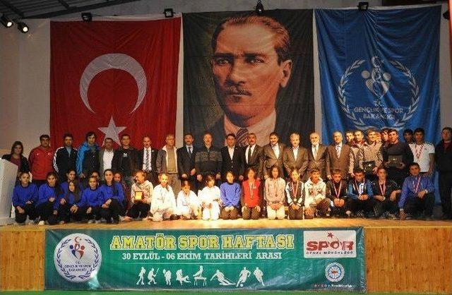 Muş’ta Amatör Spor Haftası Kutlamaları