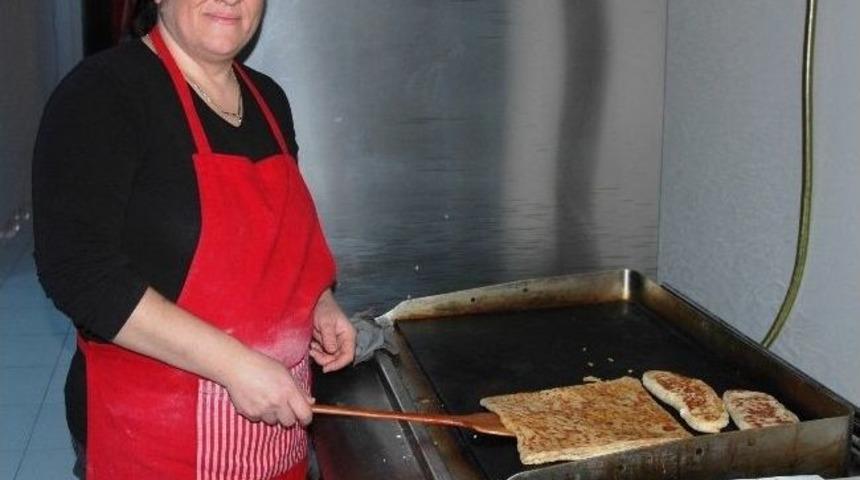 (&ouml;zel Haer) Annesinin Yaptığı Hamur İşleri Kızına İşyeri A&ccedil;tırdı