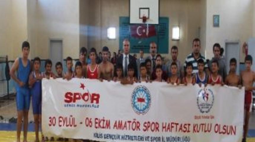 Amat&ouml;r Spor Haftası Etkinlikleri Kapsamında G&uuml;reş M&uuml;sabakaları Yapıldı
