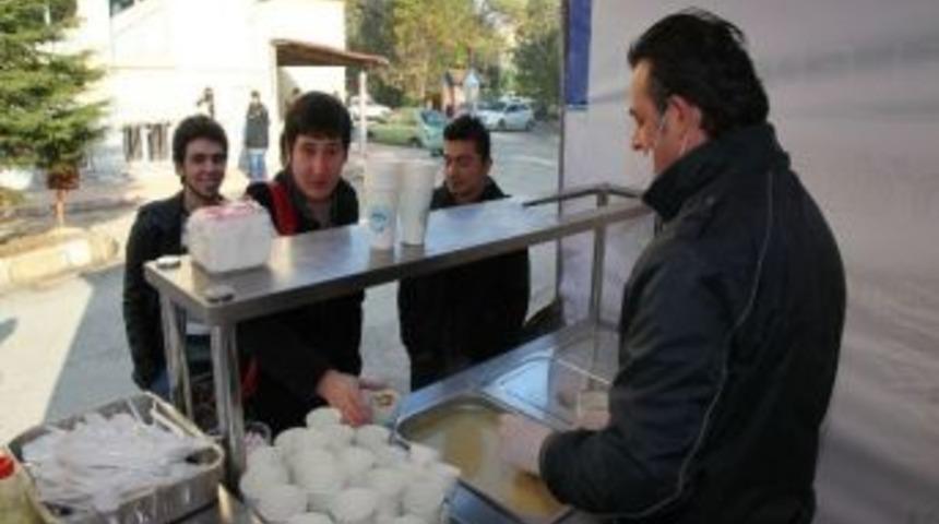 Odunpazarı Belediyesi'nden &Ouml;ğrencilere Sıcak &Ccedil;orba İkramı