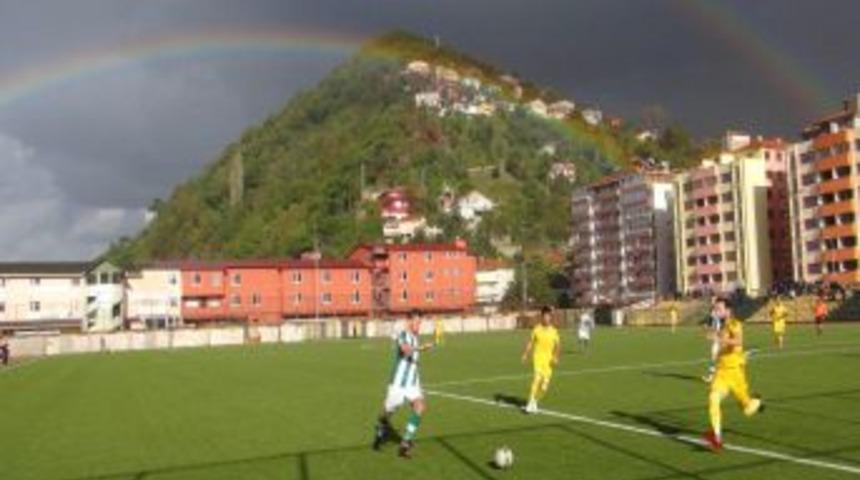 G&ouml;kkuşağı Altında Ma&ccedil; Bir Başka Oluyor