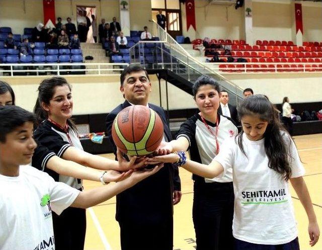 Şehitkamil Belediyesi Basketbol Cumhuriyet Kupası Start Aldı