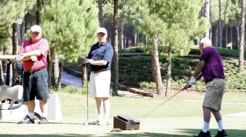 Antalya&rsquo;da Golf Sahaları Aydınlanıyor